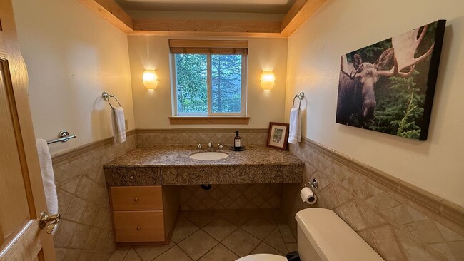 Building Photo - Beautiful Downtown House w/Inlet Views! Av...