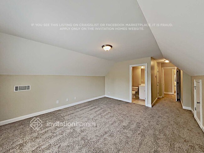 Building Photo - 14 Whitegrass Ct