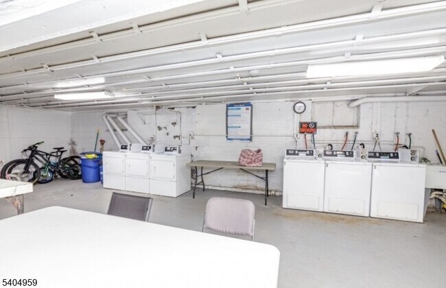 Building Photo - 43 Conforti Ave