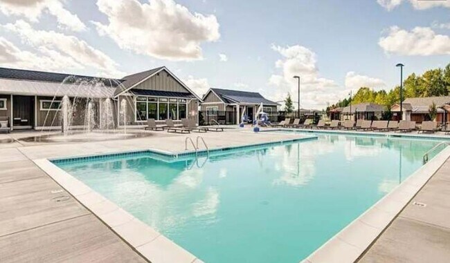 Building Photo - **Price drop: $2395 + $150.00 off for your first 3 months**- Lovely 3 bedroom home in Hillsboro