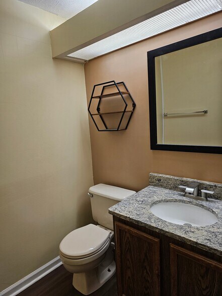 Building Photo - 7951 Sunset Cove Dr