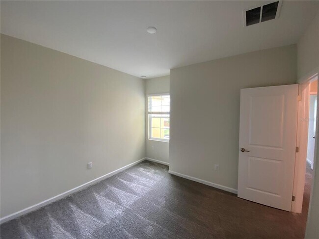Building Photo - 9360 Tecumseh Dr