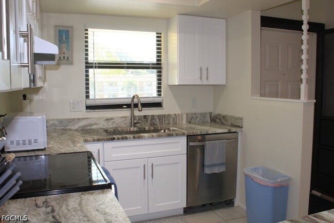 Building Photo - 16361 Dublin Cir