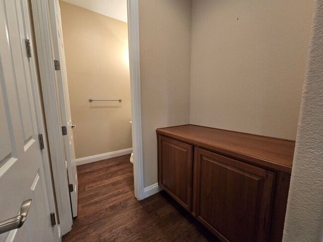 Building Photo - Beautiful Single-Story Home with Upgraded Kitchen & Spacious Backyard in Gated Community