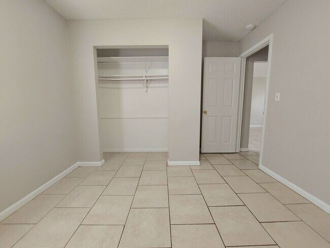 Building Photo - 124 Rebecca Ln