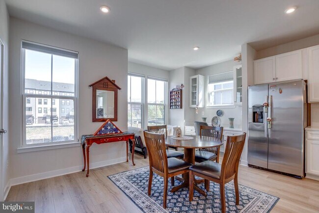 Building Photo - 4468 Sulford Ter