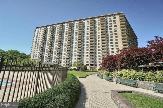 Building Photo - 5225 Pooks Hill Rd