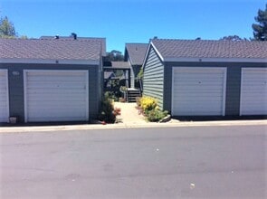 Building Photo - Single-Level 1 Bedroom Home with Garage – ...