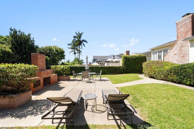 Building Photo - 20 S Portola