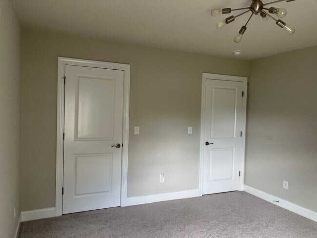 Building Photo - Must See! Beautiful 5/5 Home in Simpsonville!