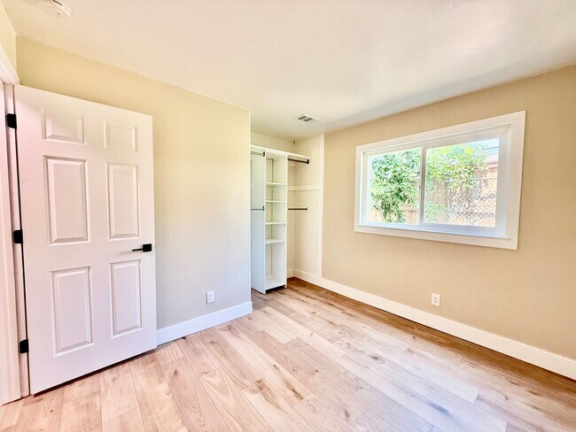 Building Photo - Update home available NOW