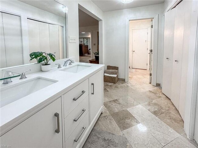 Building Photo - WATERFRONT 5 BEDROOM/4 BATH IN VIRGINIA BEACH! READY FOR RENT!!