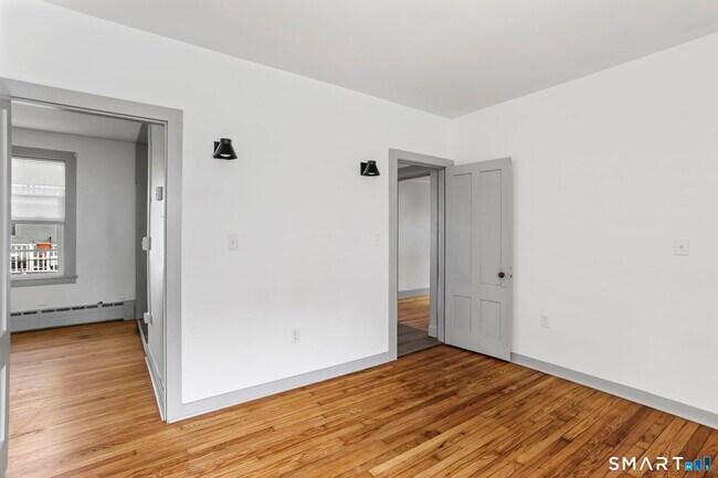 Building Photo - 63 Reynolds St