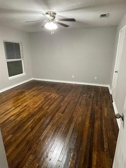 Building Photo - 1330 W Sears St