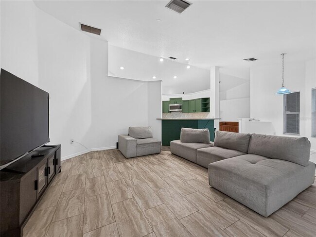 Building Photo - 13405 SW 86th Ave