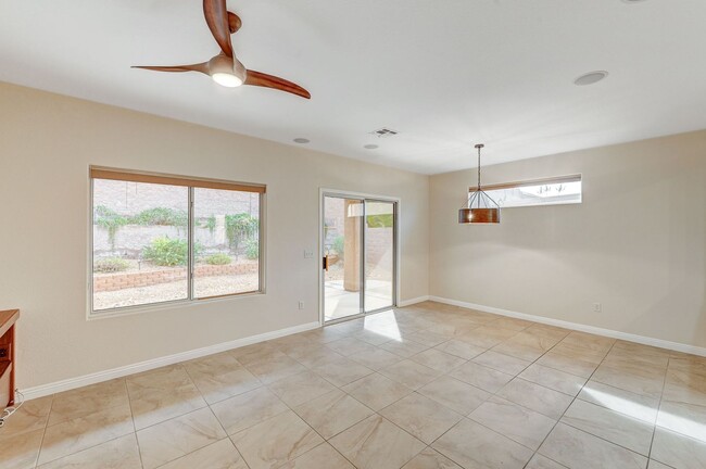 Building Photo - 2/2 BEAUTIFUL Single Story in Sun City Ant...