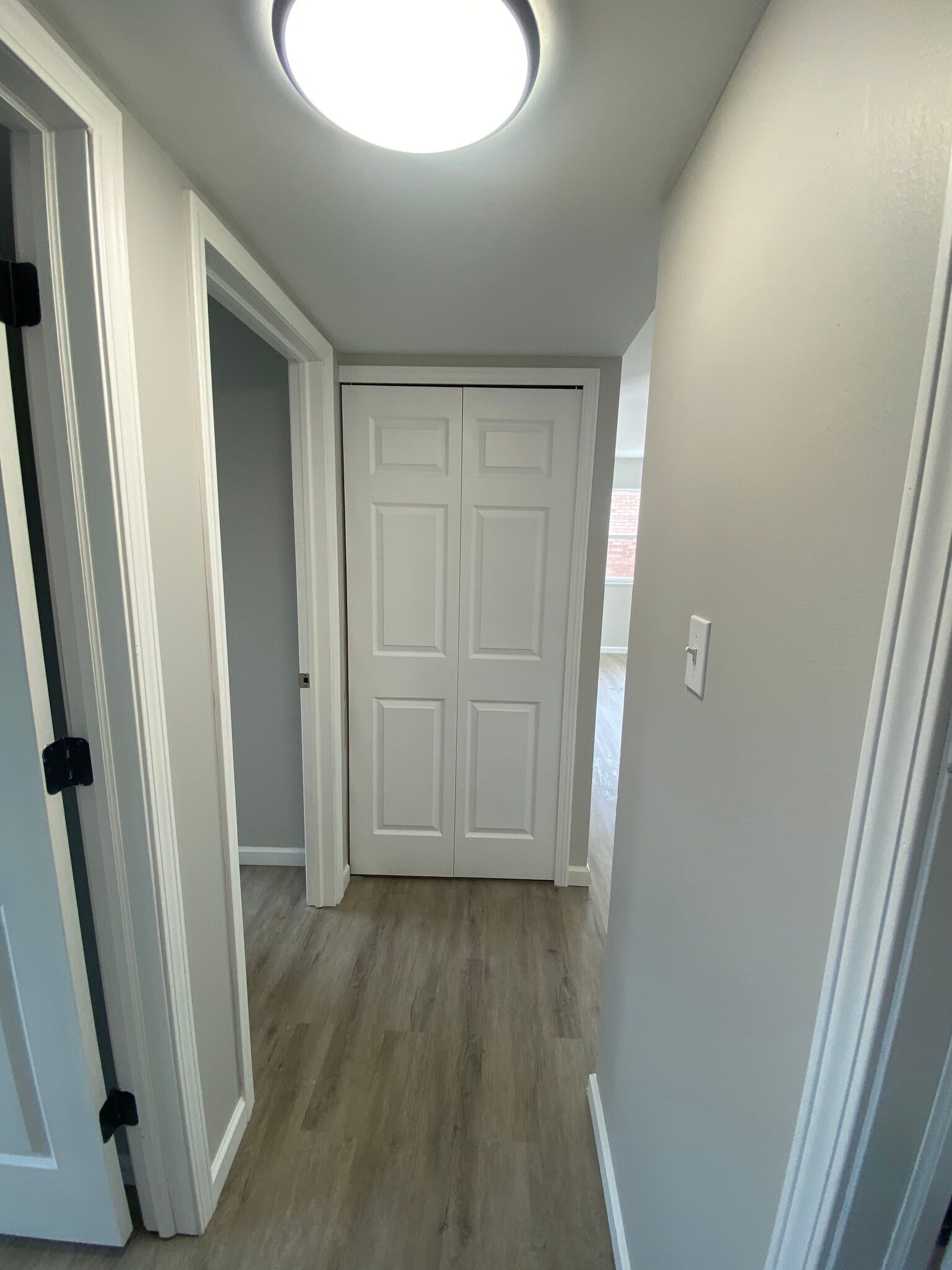 Building Photo - 103 lasalle st