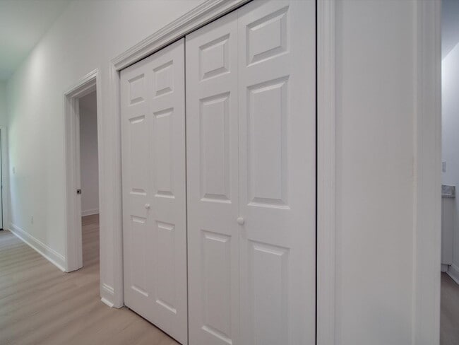 Building Photo - Beautifully Remodeled 3-bedroom, 2 bath house