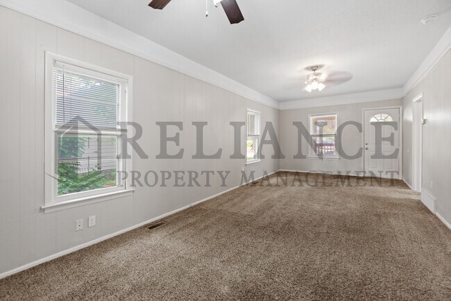 Building Photo - 232 S Sedgwick St