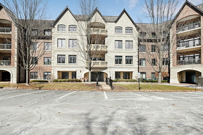 Building Photo - 1800 Amberley Ct