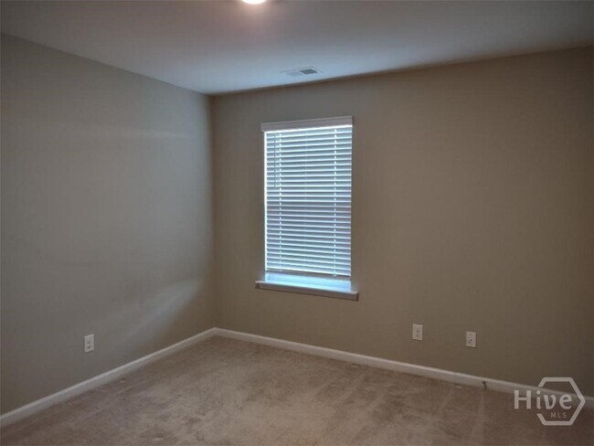 Building Photo - 378 Hogan Dr