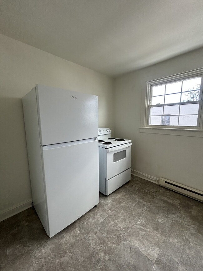 Building Photo - 1-Bedroom 1 Bathroom in Downtown Front Royal - Cozy 650 Sq. Ft. Gem on East Main Street!