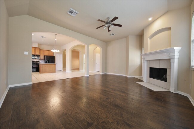 Building Photo - 26022 Trailcliff Ct
