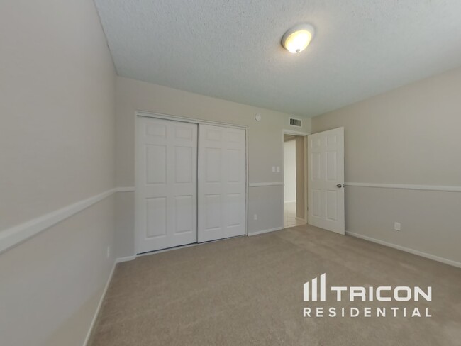 Building Photo - 4925 W Mescal St