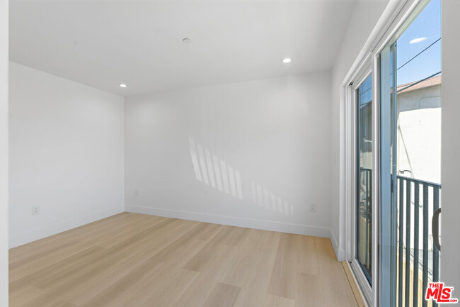 Building Photo - 10957 Calvert St