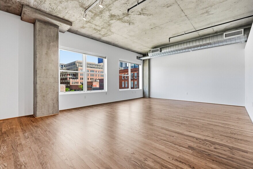 Building Photo - 1499 Blake St