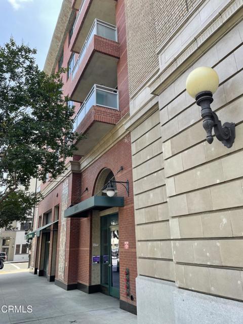Building Photo - 125 N Raymond Ave