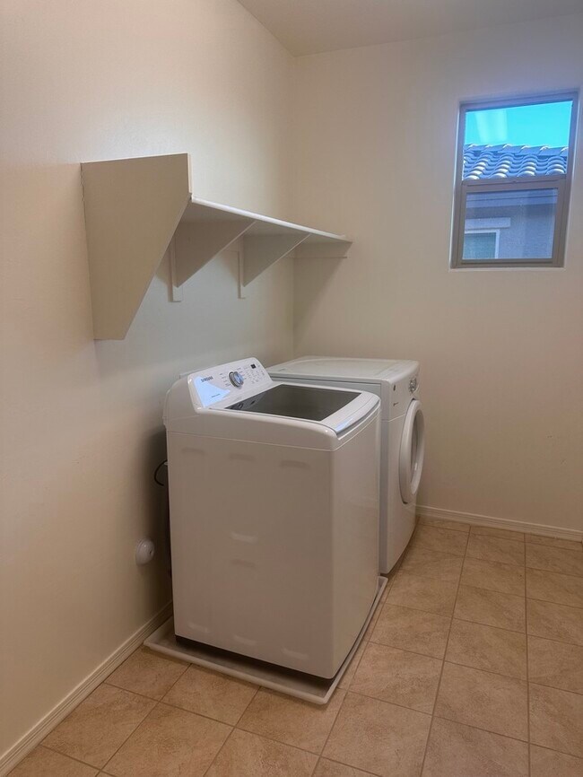 Building Photo - Large Home in Oro Valley