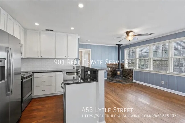 Building Photo - 453 Lytle St