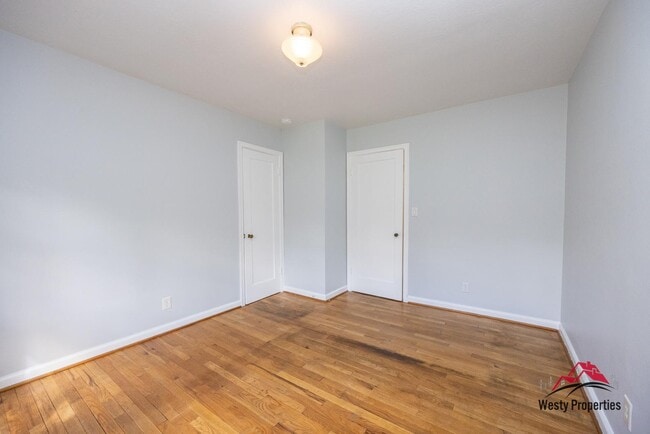 Building Photo - 1811 SE Salmon St