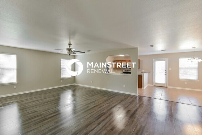 Building Photo - 3 Bedroom Pet-Friendly Home in San Antonio, TX with Main Street Renewal