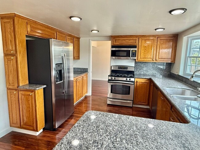 Building Photo - BERRYESSA - Beautiful 2 story home in desi...