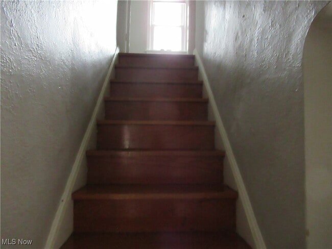 Building Photo - 18712 Parkmount Ave