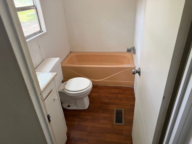 Building Photo - 3 bed 2 bath manufactures home available now