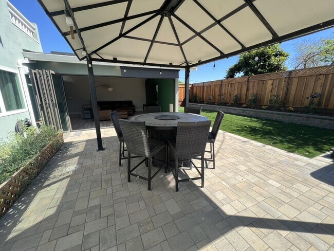 Building Photo - 1180 Pecos Way