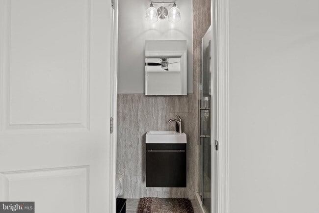 Building Photo - 4928 Florence Ave