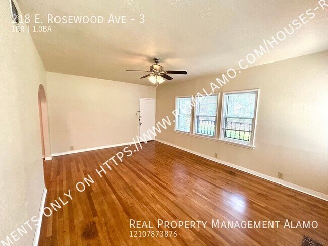 Building Photo - 218 E Rosewood Ave