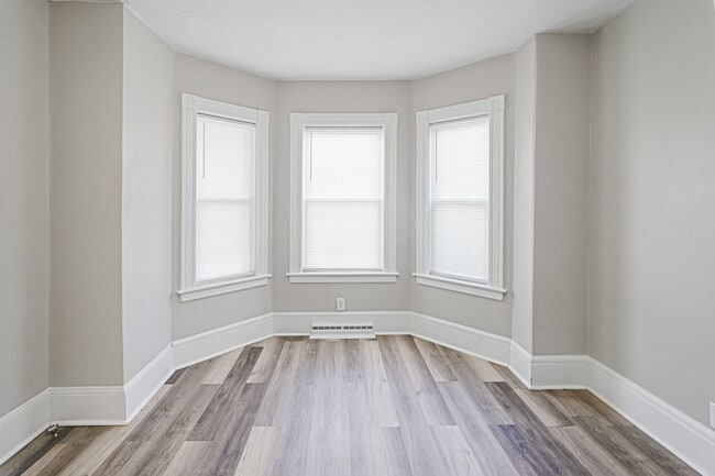 Building Photo - 9-11 Frederick St