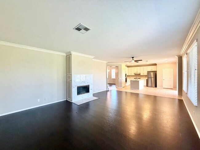Building Photo - 42041 Delmonte St