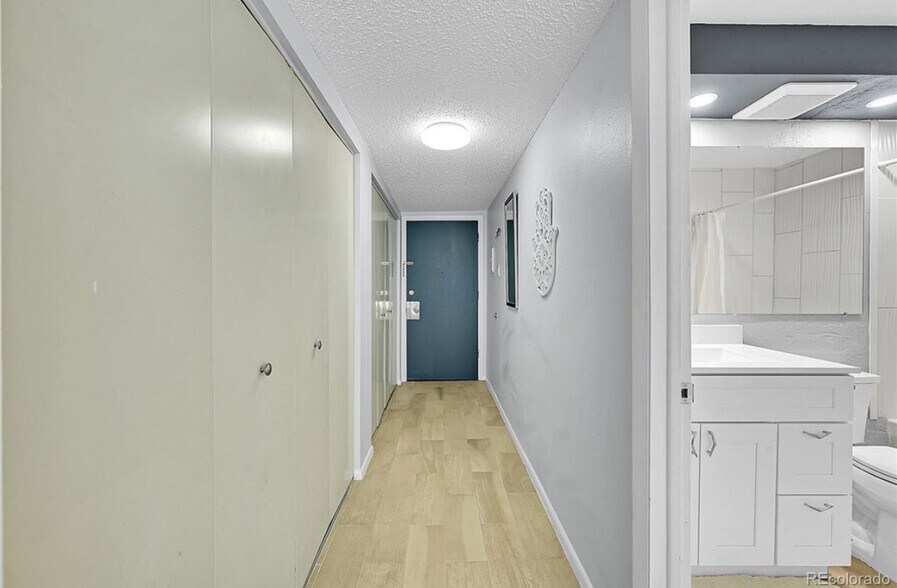 Building Photo - 1050 N Lafayette St