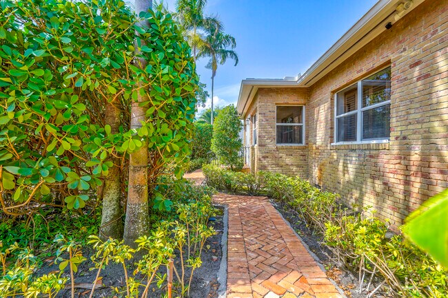 Building Photo - 411 26th St