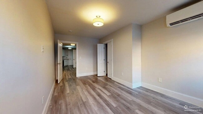 Building Photo - 108 Meridian St