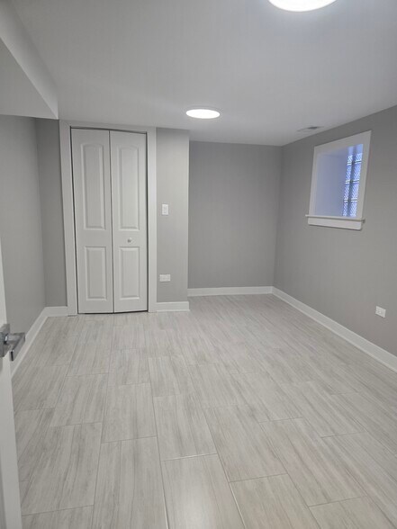 Building Photo - 1227 N Parkside Ave