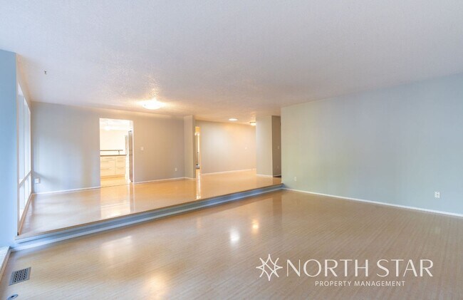 Building Photo - Charming One Level Home In The Four Seasons Neighborhood