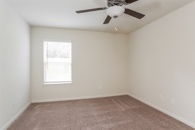 Building Photo - 27044 Leonardo Dr