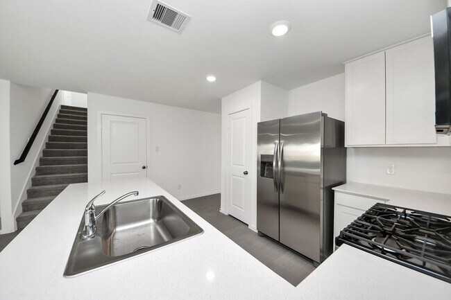 Building Photo - 2523 Night Emerald Dr